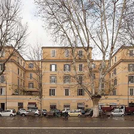 Piazza Testaccio 4pax Rom